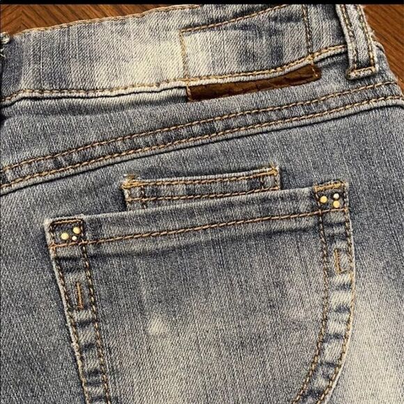Jolt women’s Denim shorts. Size 0 - Picture 9 of 11